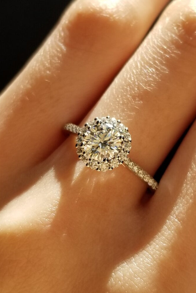 0-80-ct-round-shaped-moissanite-halo-engagement-ring