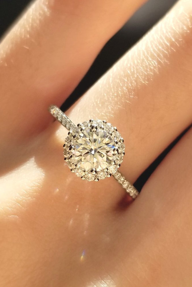 0-80-ct-round-shaped-moissanite-halo-engagement-ring