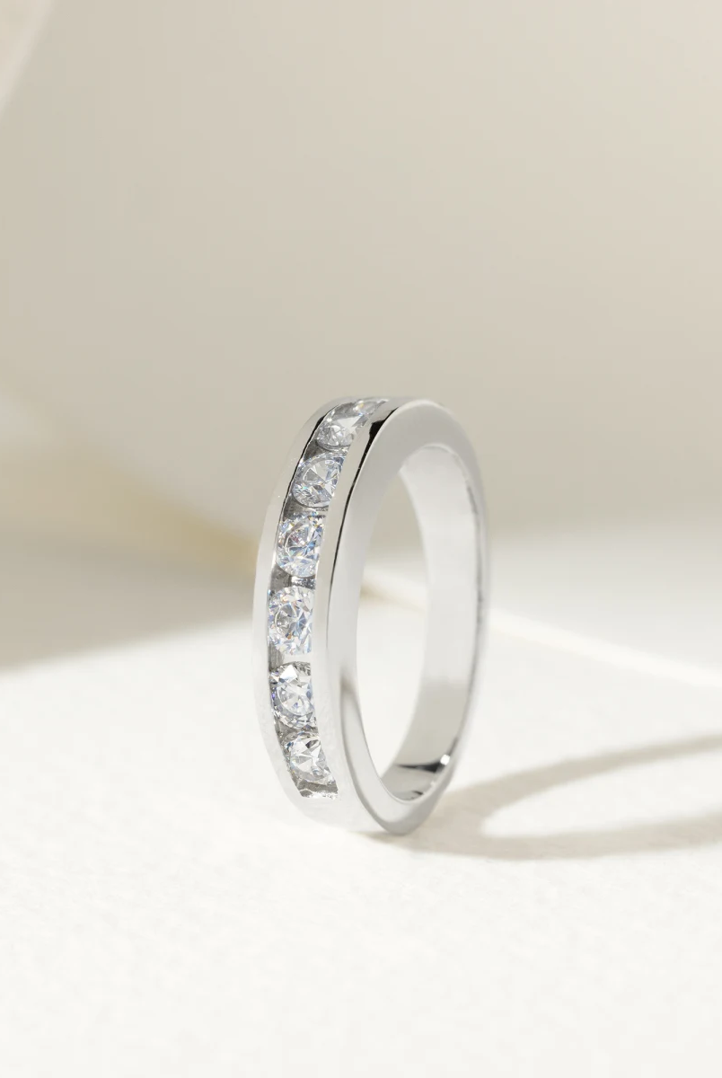 Round Cut Moissanite Seven Stone Diamond Wedding Band