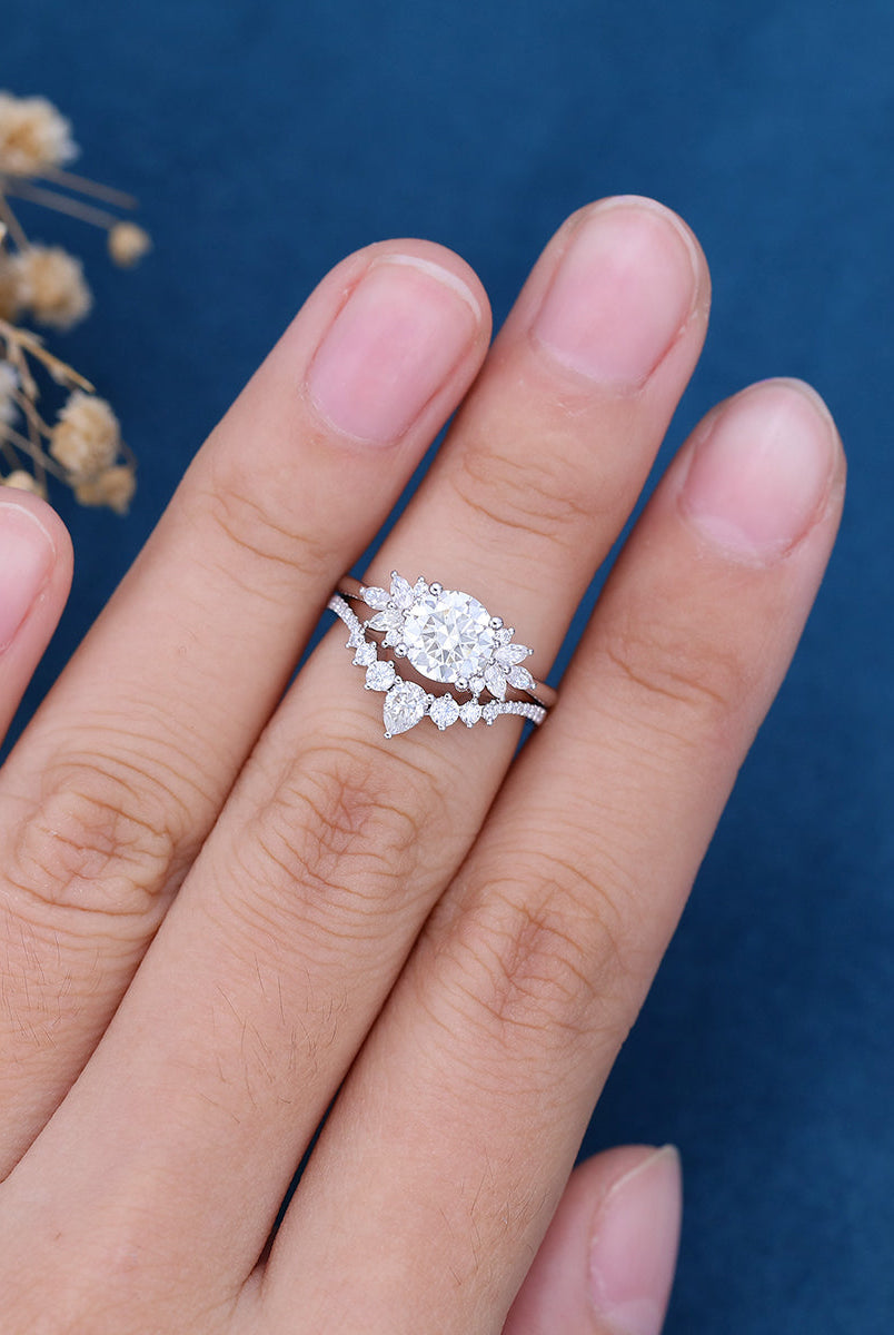 0-88-ct-round-shaped-moissanite-cluster-bridal-set