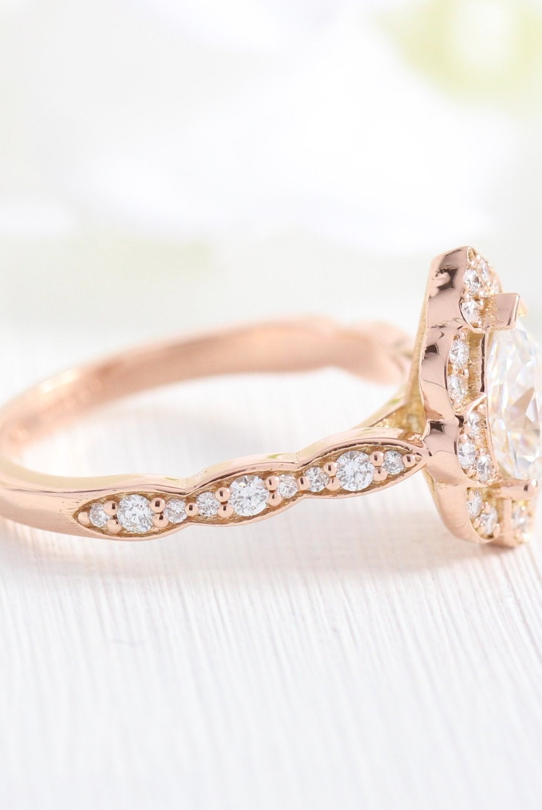 1.0CT Pear Vintage Halo Moissanite Diamond Engagement Ring In Solid Gold