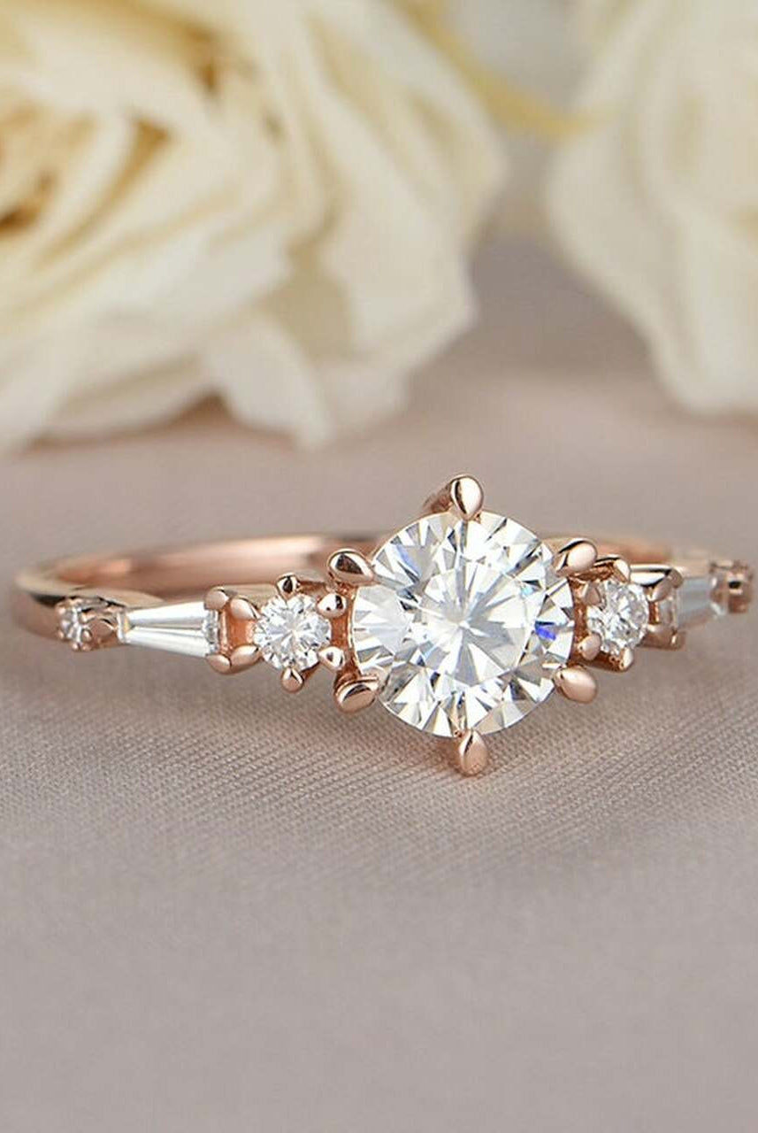 1.0CT Round Six Prong Moissanite Diamond Seven Stone Engagement Ring