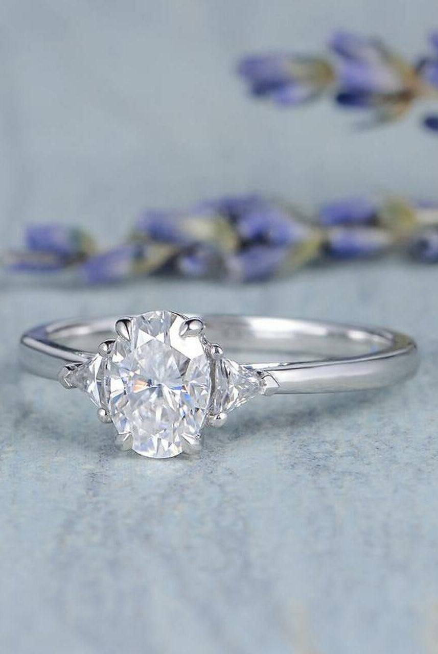 1.0CT Oval Three Stone Moissanite Diamond Solitaire Engagement Ring