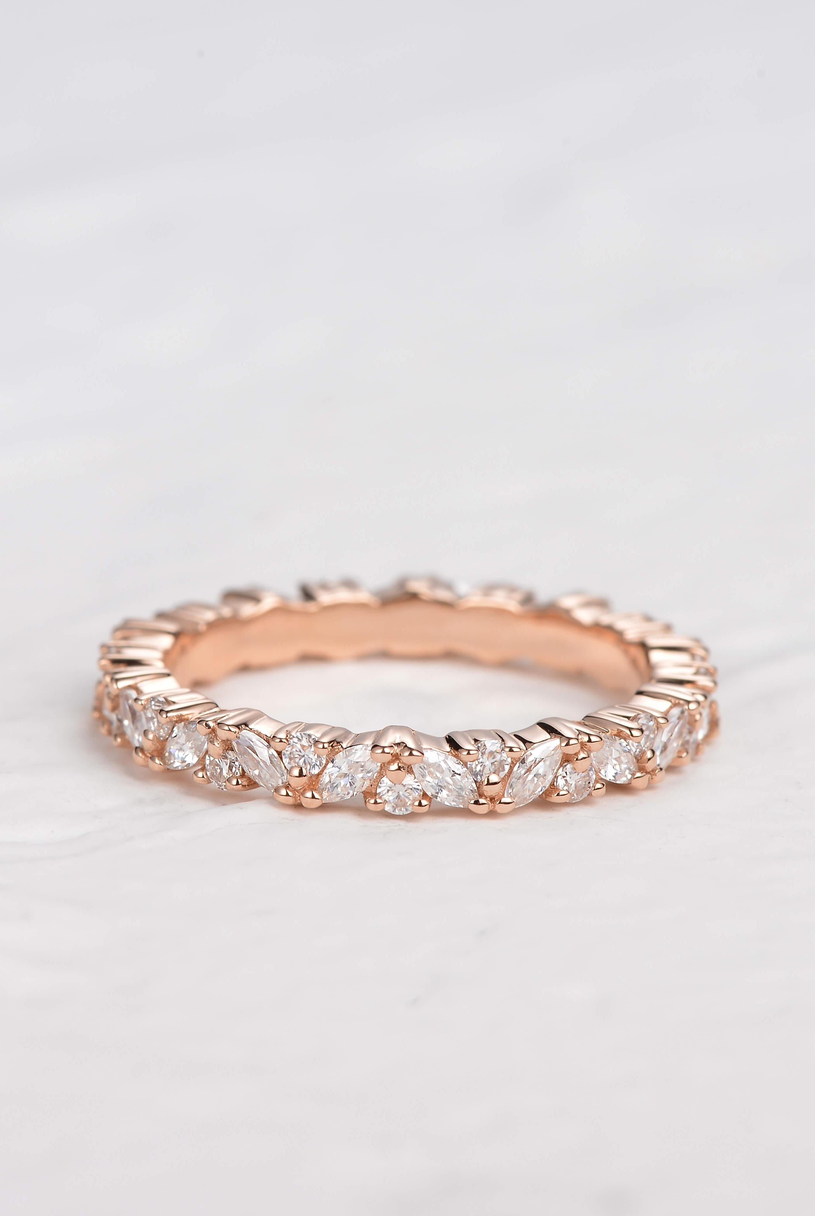 0-4-ct-round-and-marquise-alternative-moissanite-wedding-band