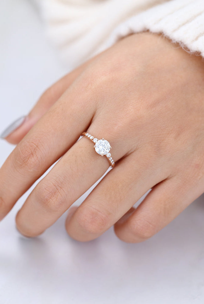 round-shaped-moissanite-pave-setting-engagement-ring-3