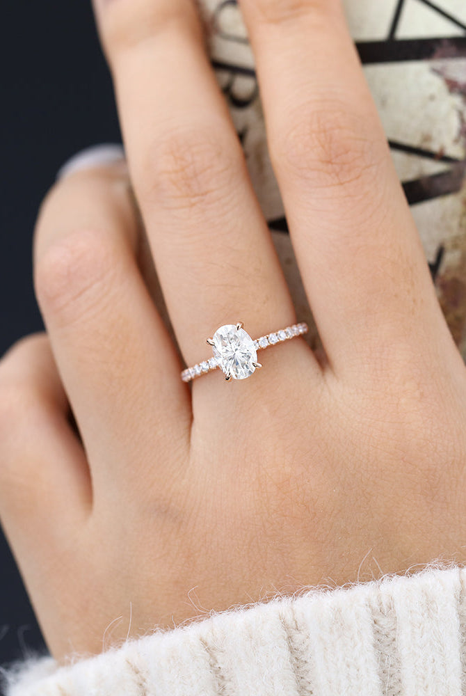 oval-shaped-moissanite-pave-setting-engagement-ring-5