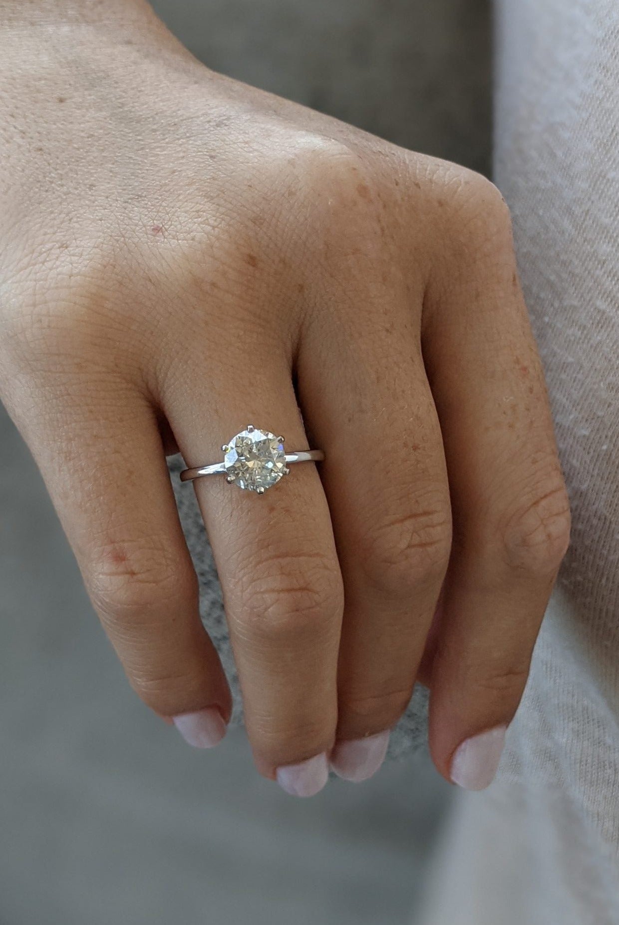 Round Brilliant Moissanite Ring
