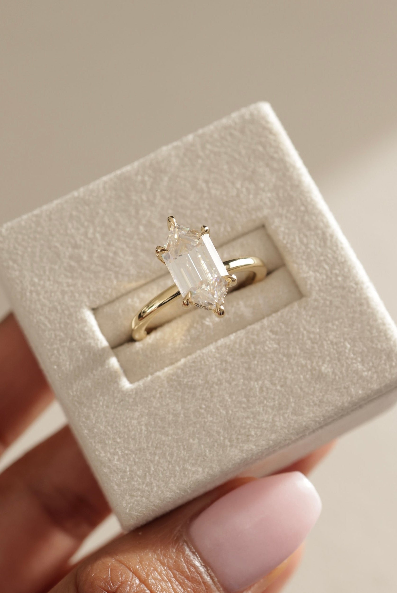 solitaire setting engagement ring, solitaire diamond ring, gold solitaire ring, white gold solitaire engagement ring, rose gold solitaire diamond ring, classic solitaire setting ring, vintage solitaire engagement ring, modern solitaire diamond ring, dainty solitaire ring, elegant solitaire engagement ring