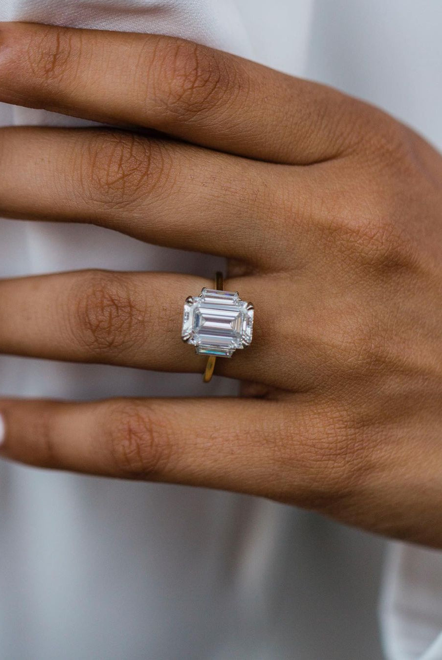 emerald-three-stone-moissanite-engagement-ring