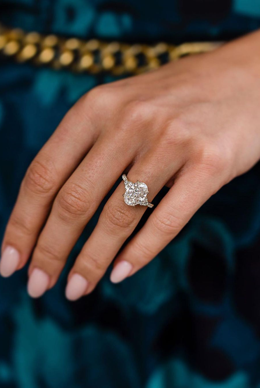 oval-cluster-moissanite-engagement-ring