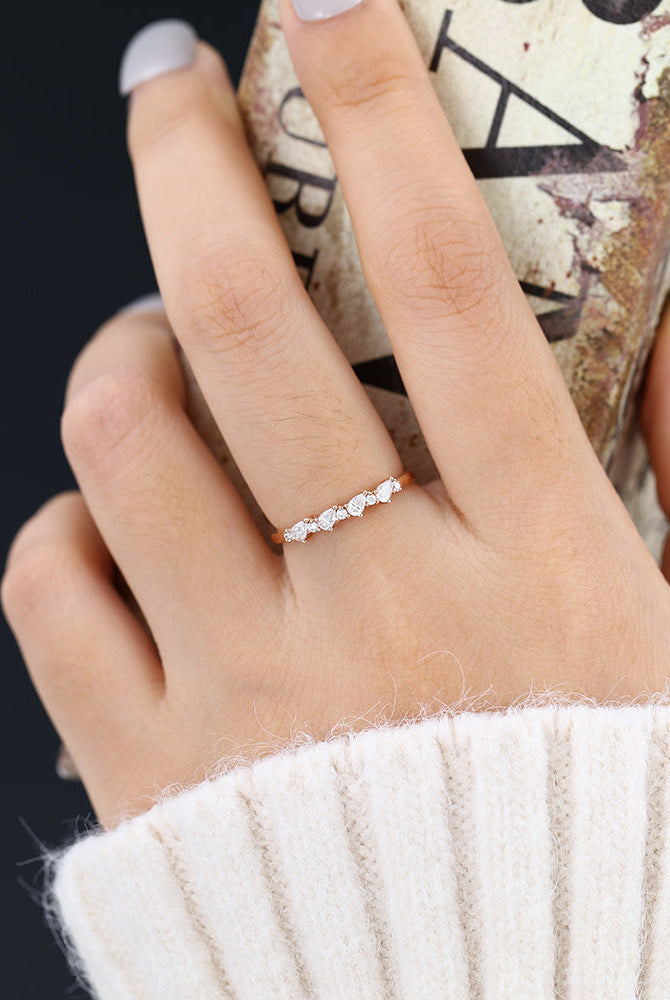 pear-round-shaped-moissanite-alternative-wedding-band