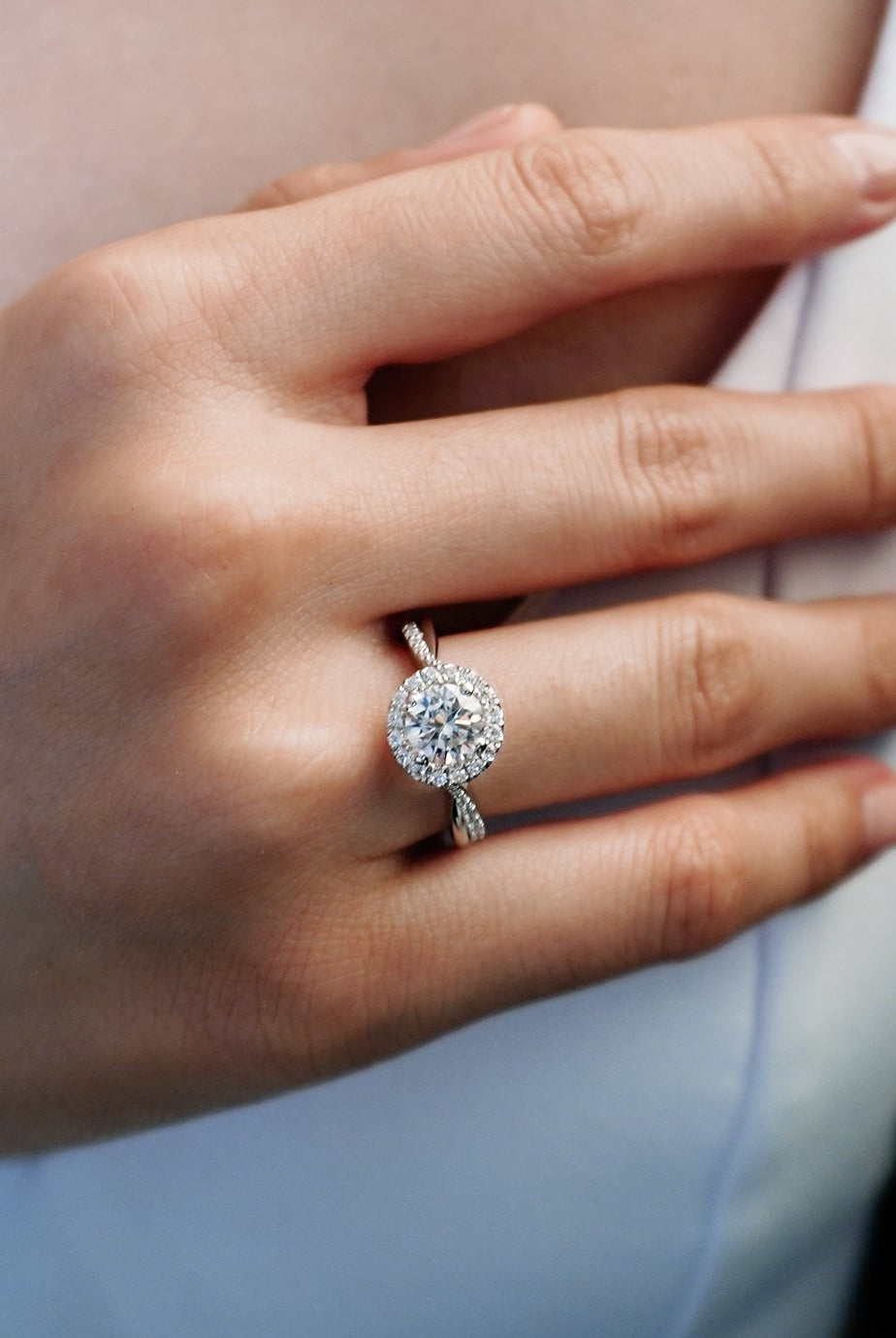 round-shaped-moissanite-halo-engagement-ring-6