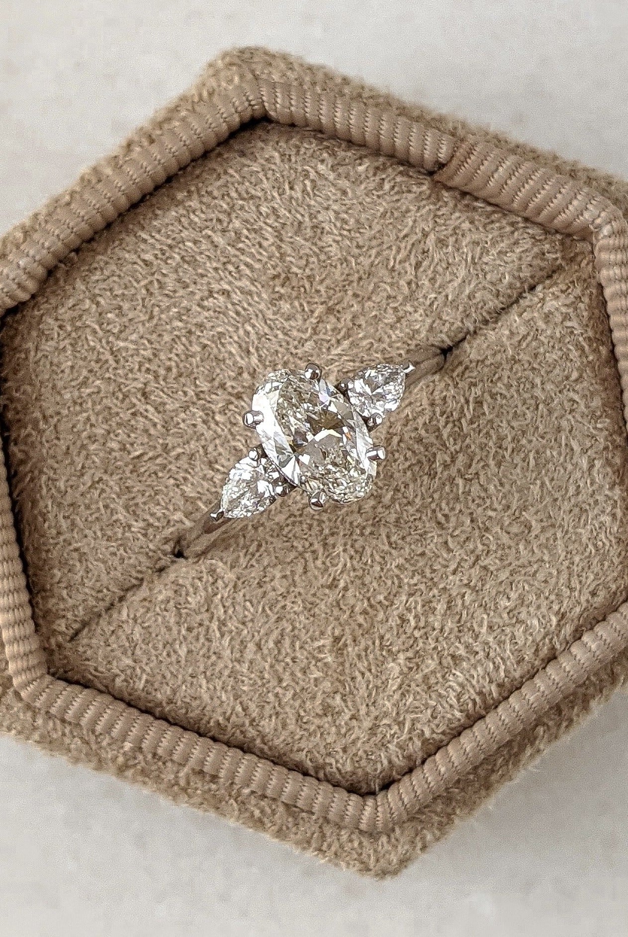 1.0CT Elongated Oval Moissanite Diamond Three Stone Engagement Ring