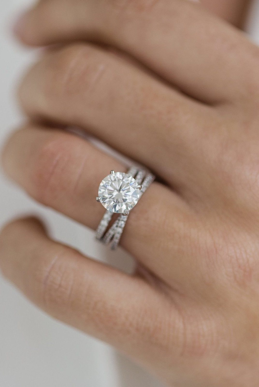 Timeless beauty of moissanite