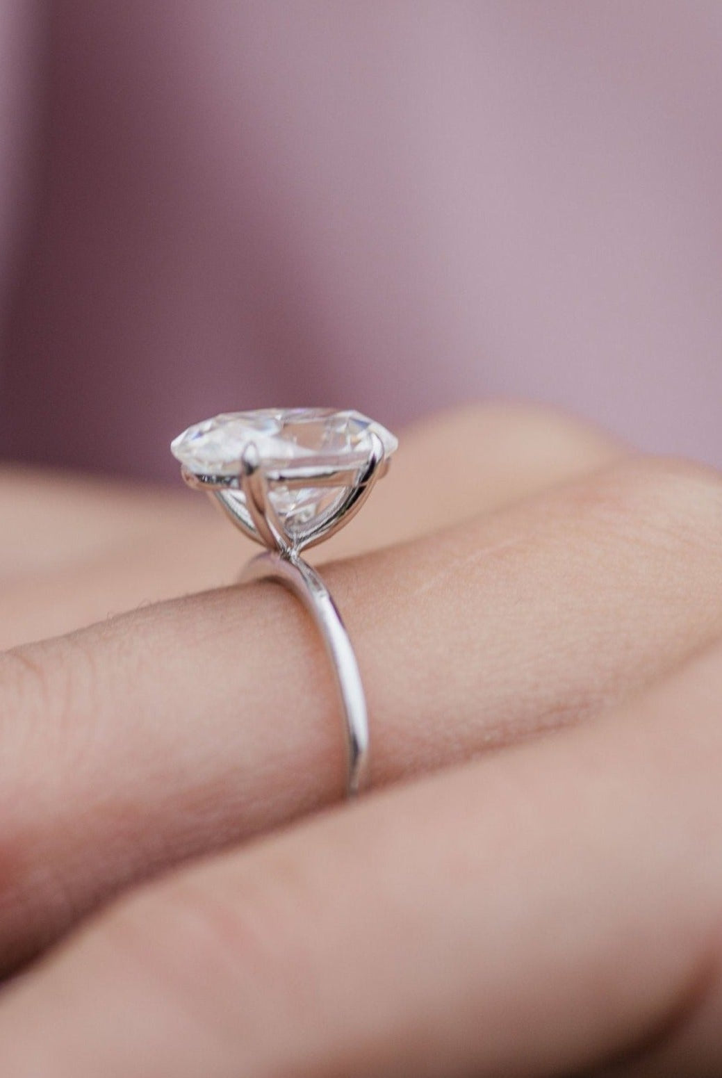 4.0CT Oval Cut 4 Prongs Moissanite Solitaire Engagement Ring