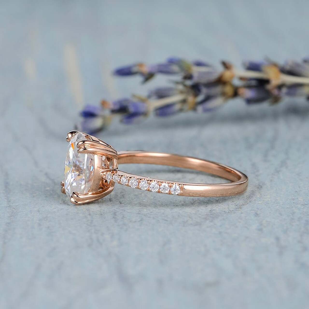 Moissanite ring size tips and considerations, guide