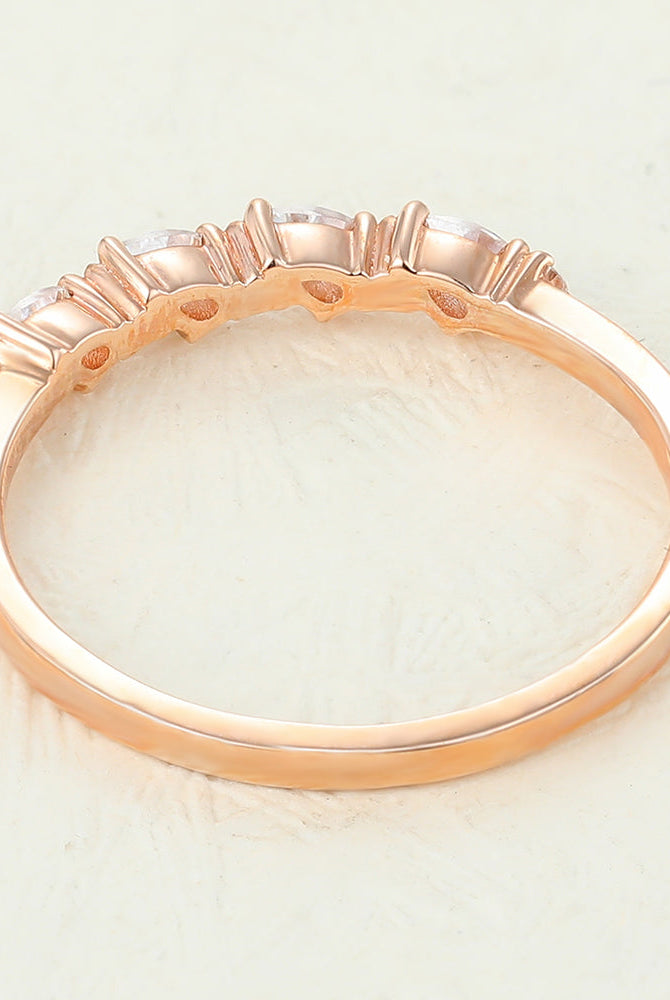 pear-round-shaped-moissanite-alternative-wedding-band