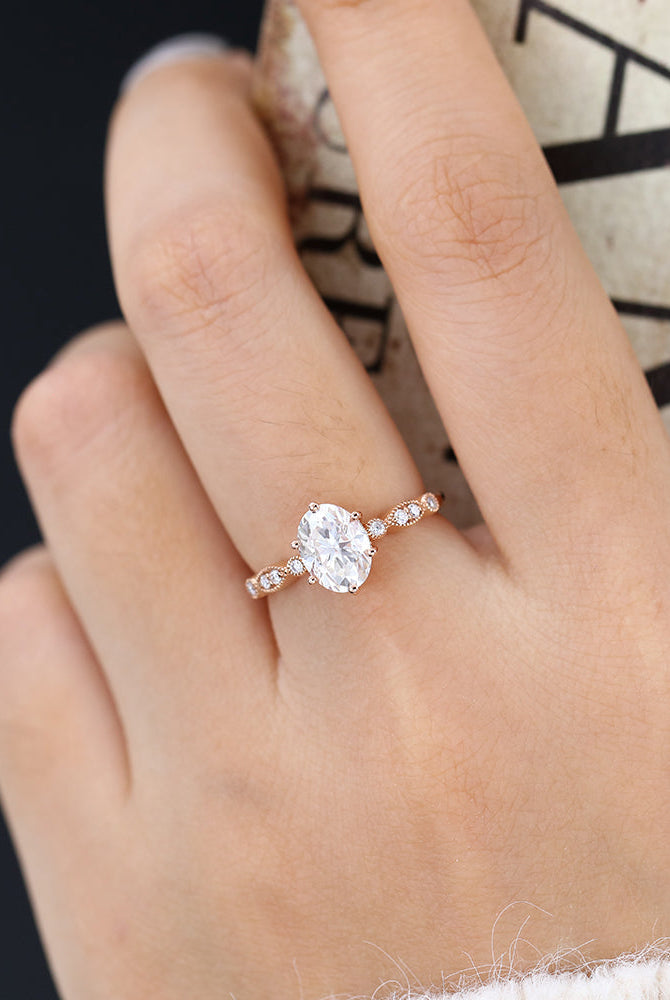 oval-shaped-moissanite-pave-setting-engagement-ring-9