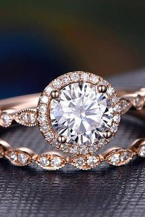 round-halo-pave-moissanite-bridal-ring-set-1