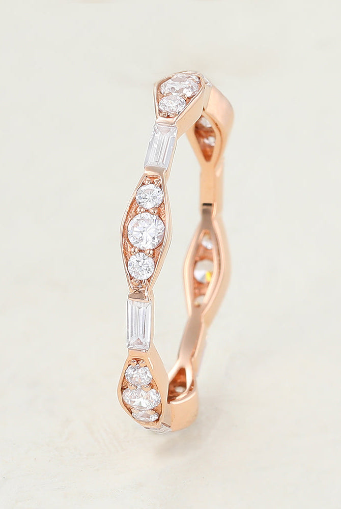 0-72-ct-round-baguette-shaped-moissanite-vintage-style-wedding-band