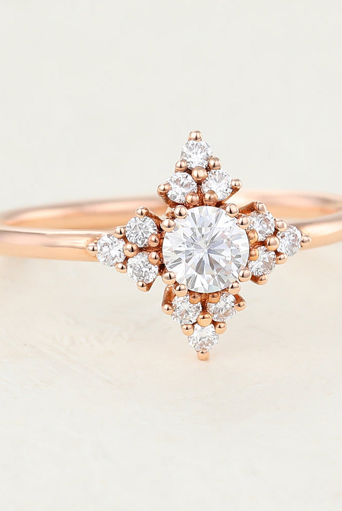 0-22-ct-round-shaped-moissanite-cluster-engagement-ring
