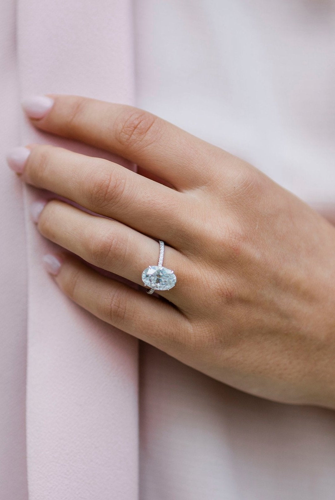 Oval Cut Moissanite Engagement Ring