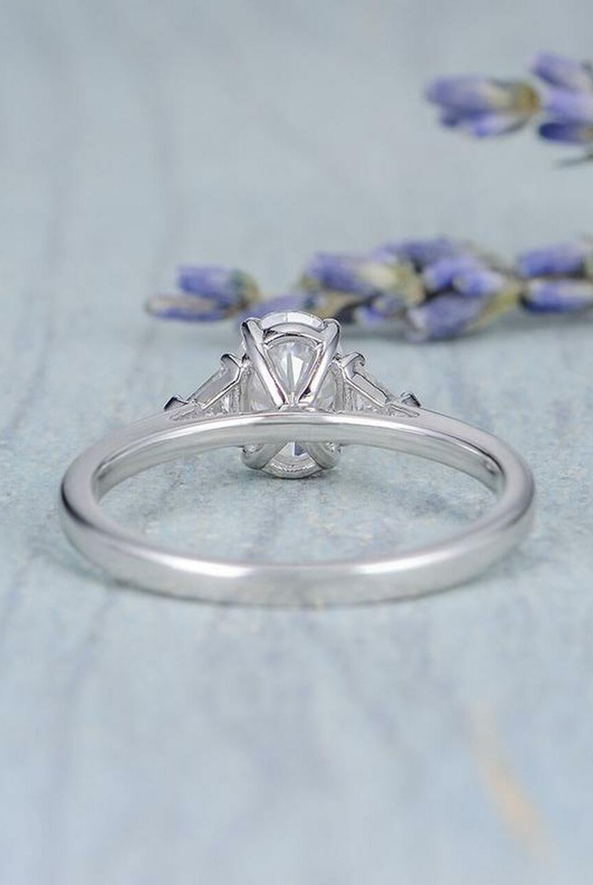 1.0CT Oval Three Stone Moissanite Diamond Solitaire Engagement Ring