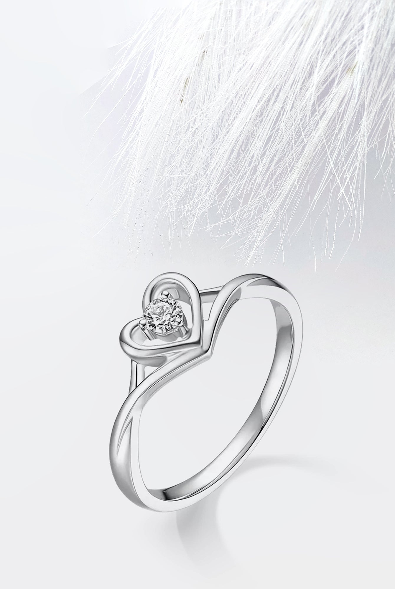 Round Diamond Heart Shaped Moissanite Engagement Ring For Women
