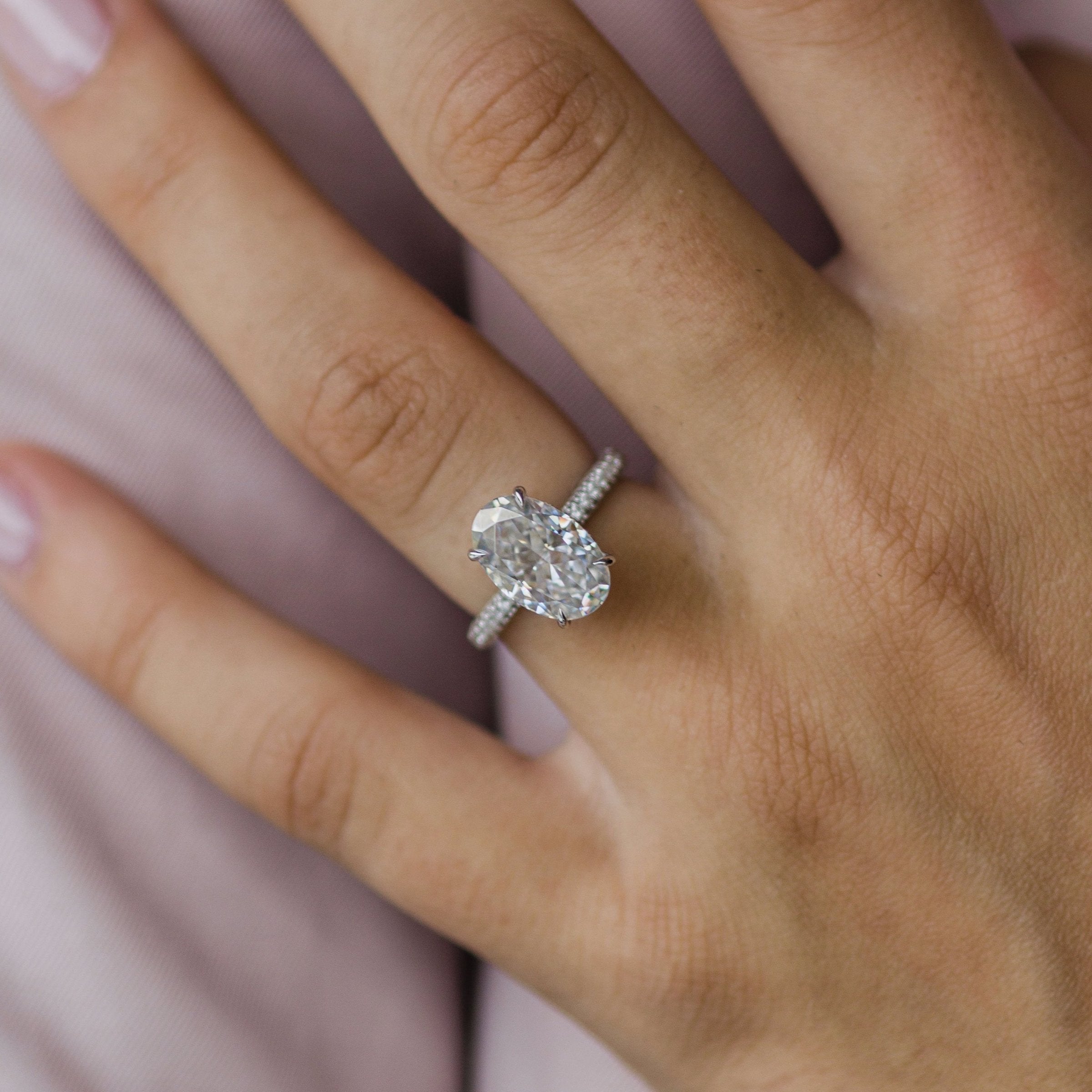 Glamour in moissanite
