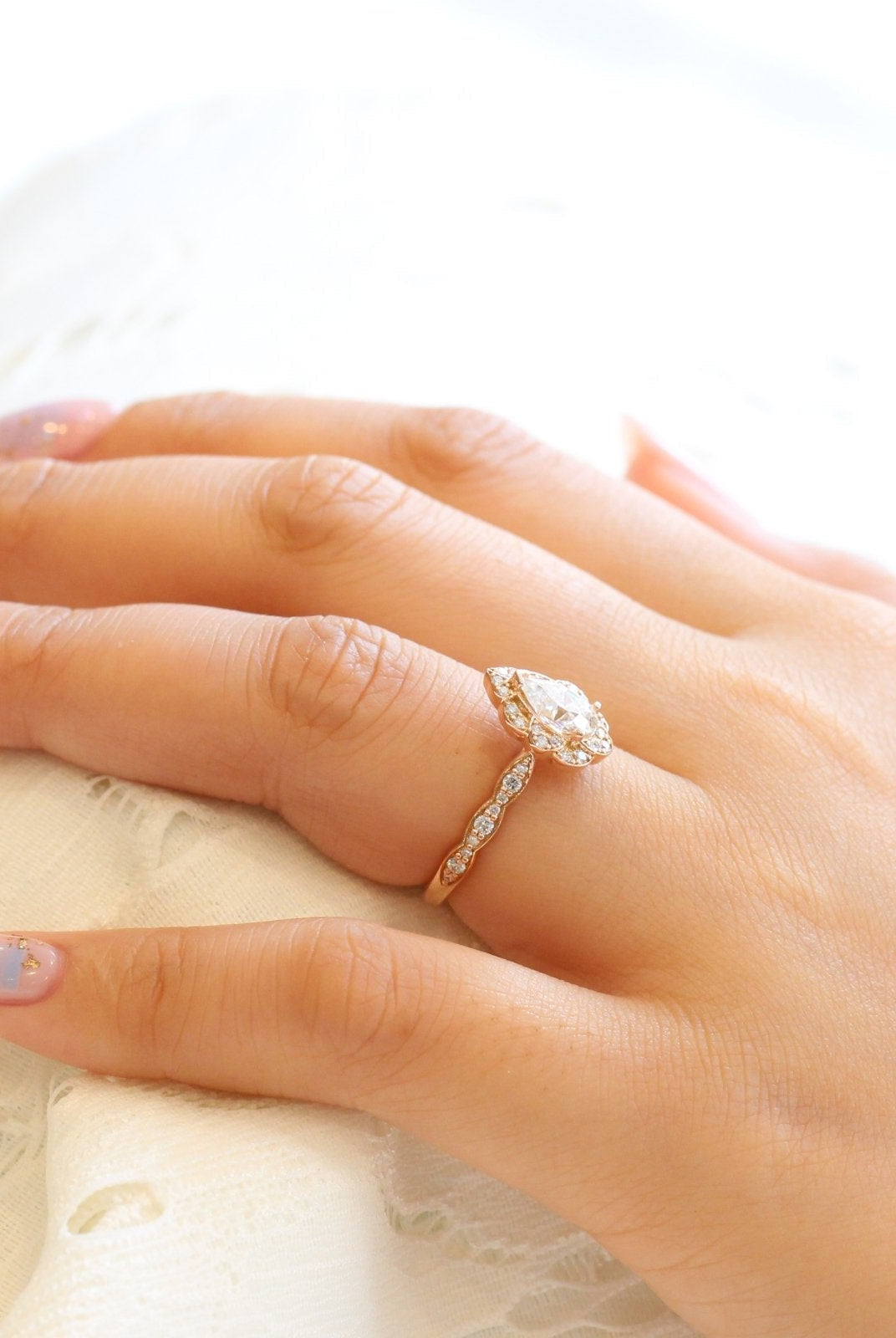 1.0CT Pear Vintage Halo Moissanite Diamond Engagement Ring In Solid Gold