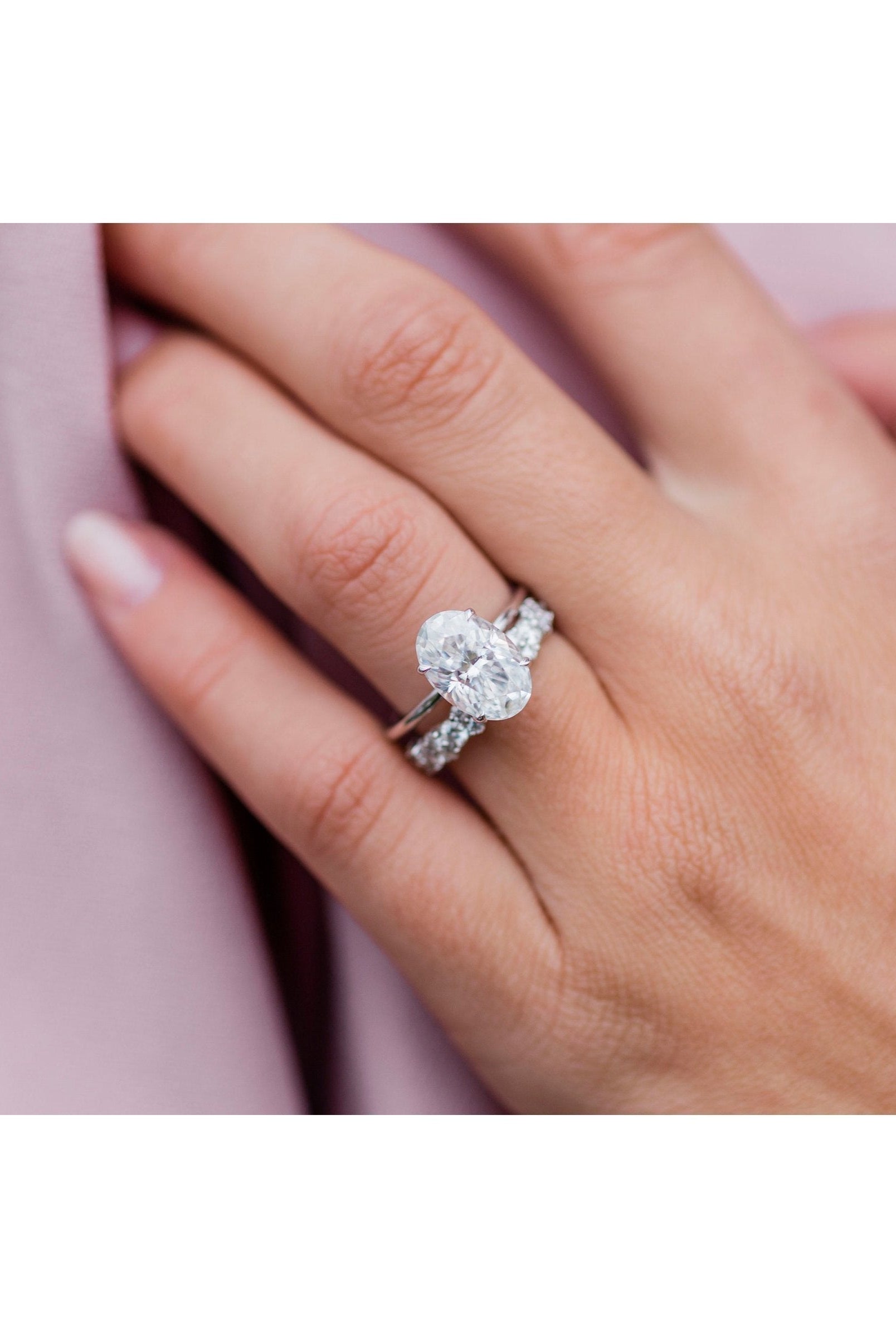 4.0CT Oval Cut 4 Prongs Moissanite Solitaire Engagement Ring