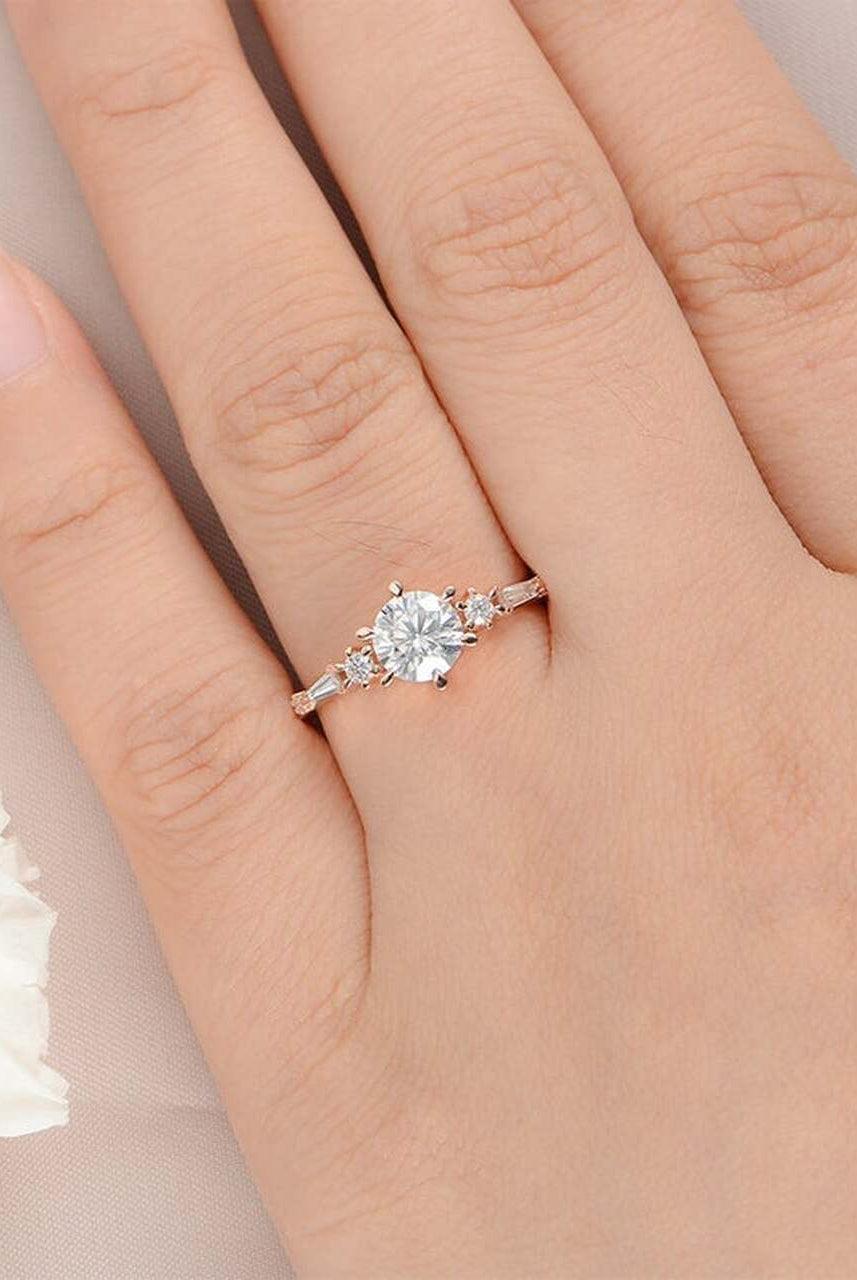 1.0CT Round Six Prong Moissanite Diamond Seven Stone Engagement Ring