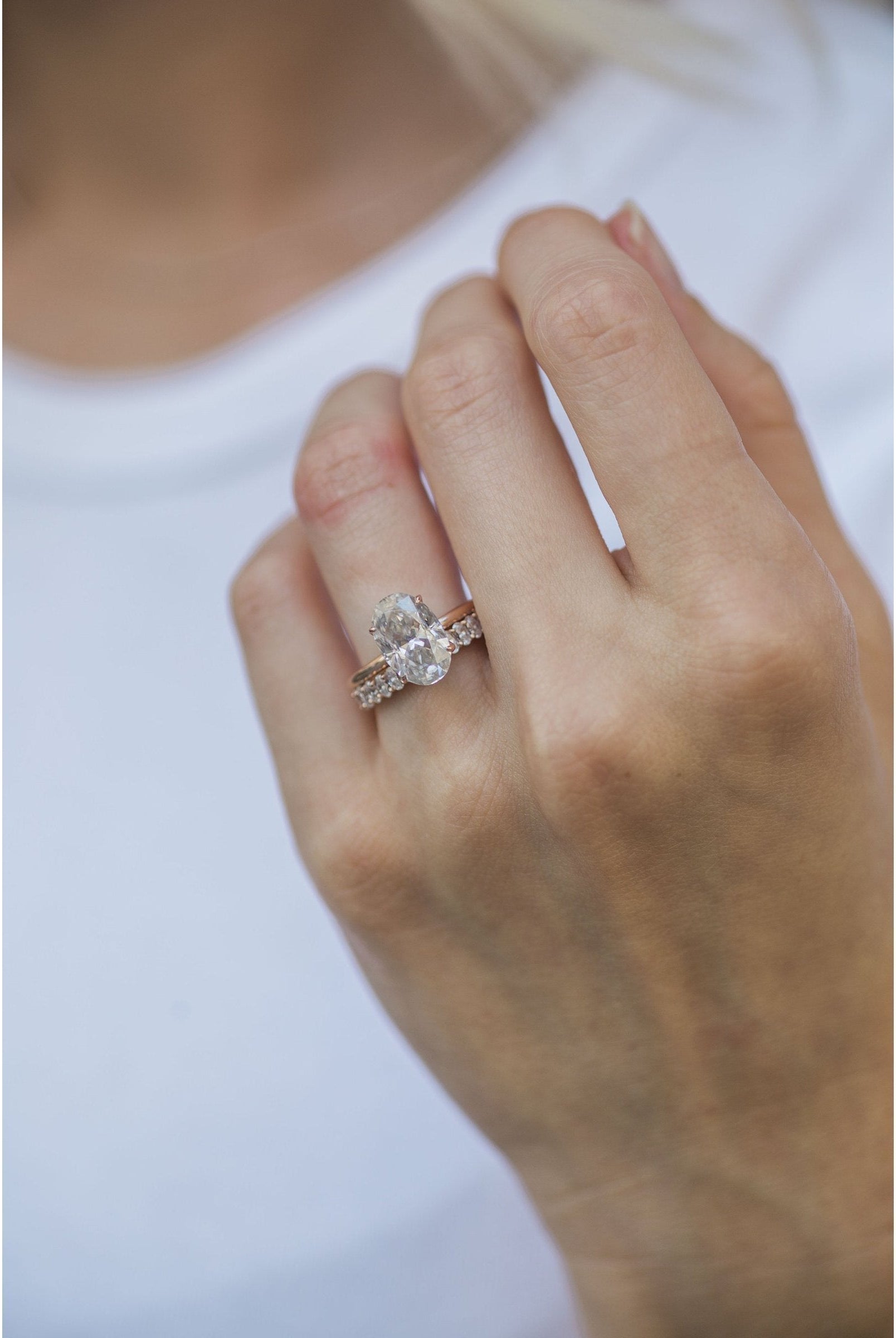 4.0CT Elongated Oval Moissanite Diamond Solitaire Engagement Ring