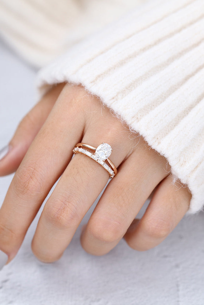 2-0-ct-oval-moissanite-solitaire-bridal-ring-set