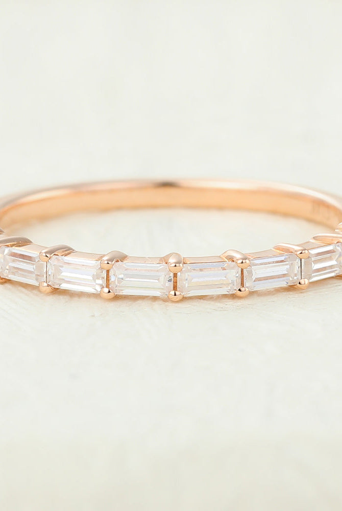0-60-ct-baguette-shaped-moissanite-bar-style-wedding-band
