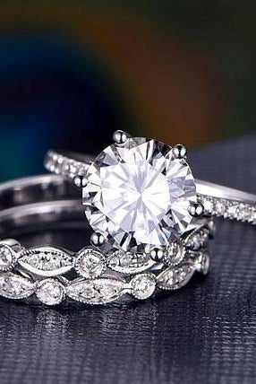 1-0-ct-round-cut-solitaire-moissanite-bridal-ring-set