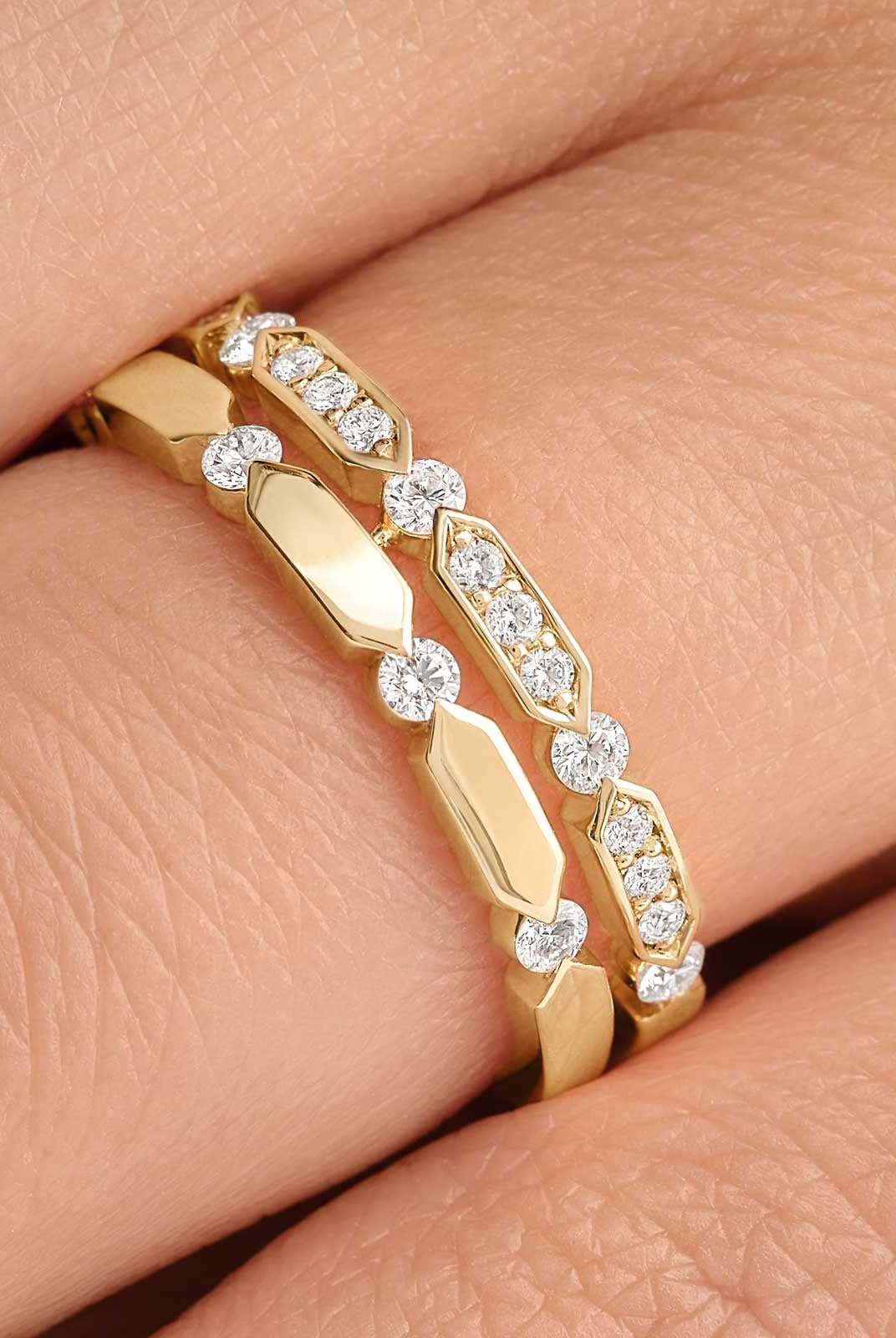 round-shaped-moissanite-minimalist-wedding-bands