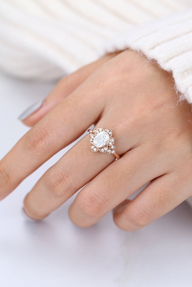 oval-shaped-moissanite-vintage-engagement-ring-2