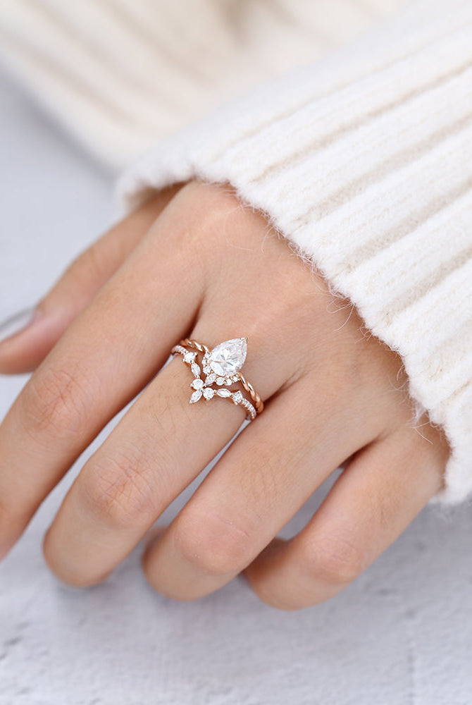 1-0-ct-pear-moissanite-cluster-bridal-ring-set-6