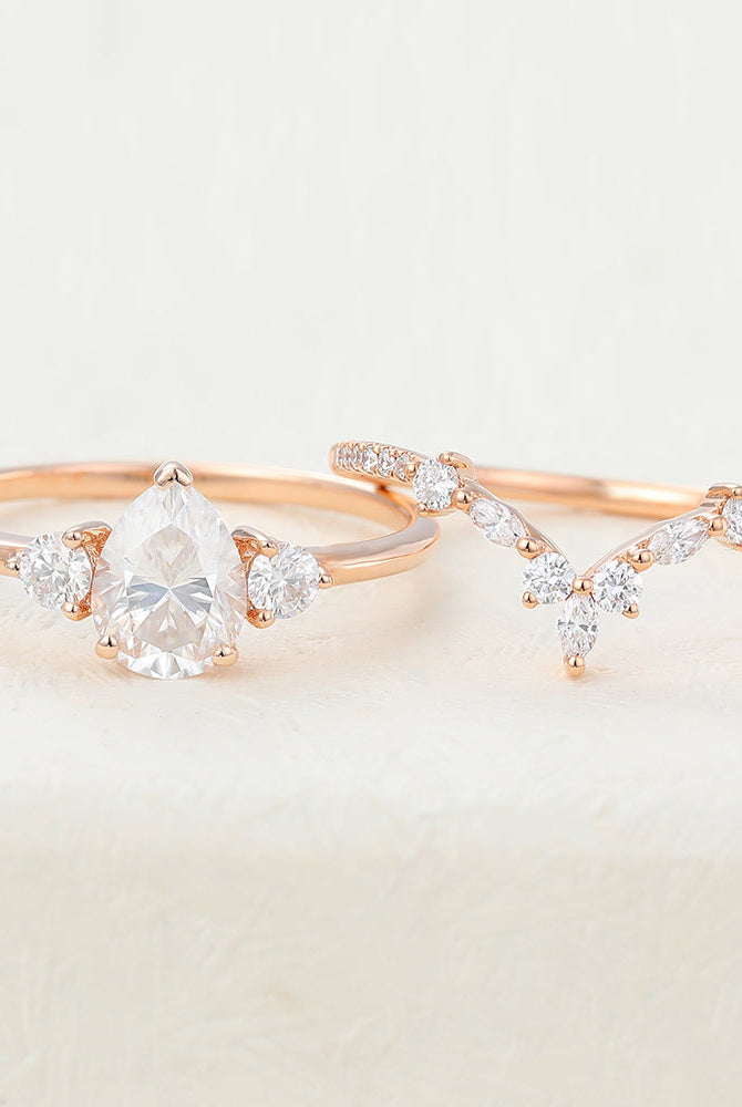 1-0-ct-pear-moissanite-three-stones-bridal-ring-set