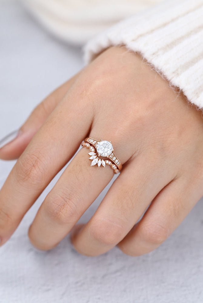 round-moissanite-milgrain-bridal-ring-set