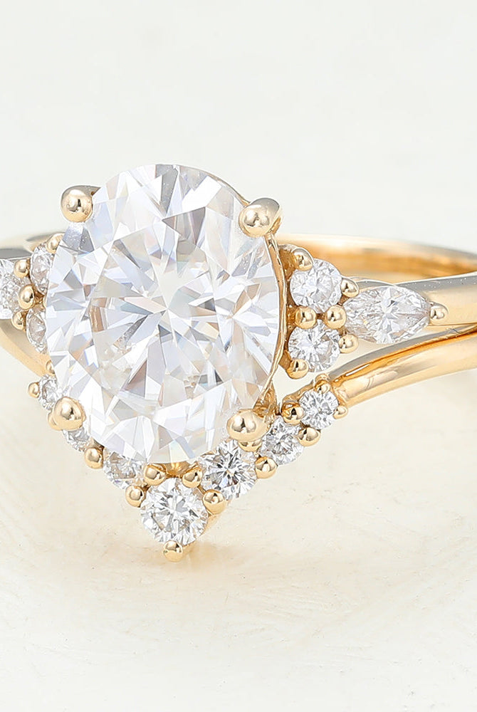 oval-moissanite-cluster-bridal-ring-set-1