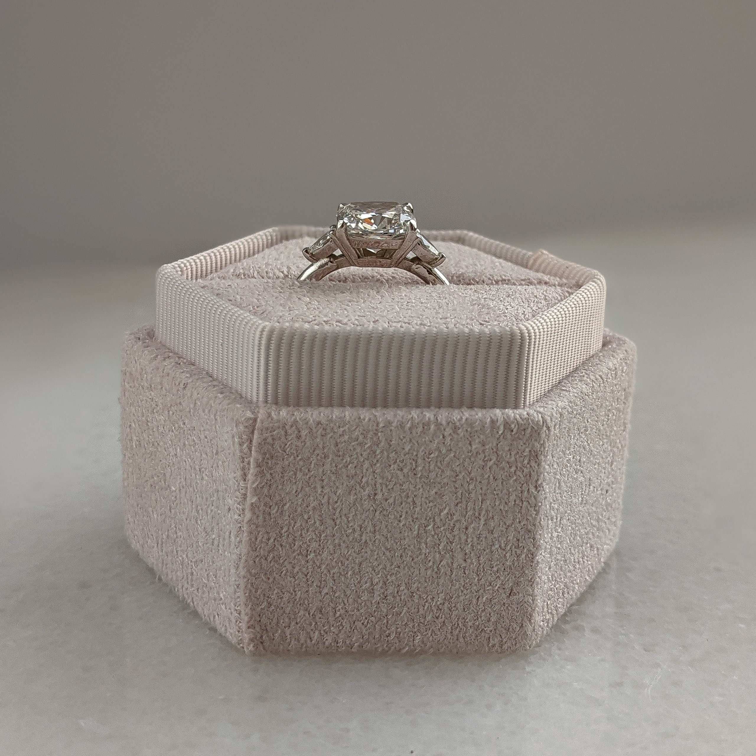 2.66CT Cushion Three Stone Moissanite Diamond Solitaire Engagement Ring