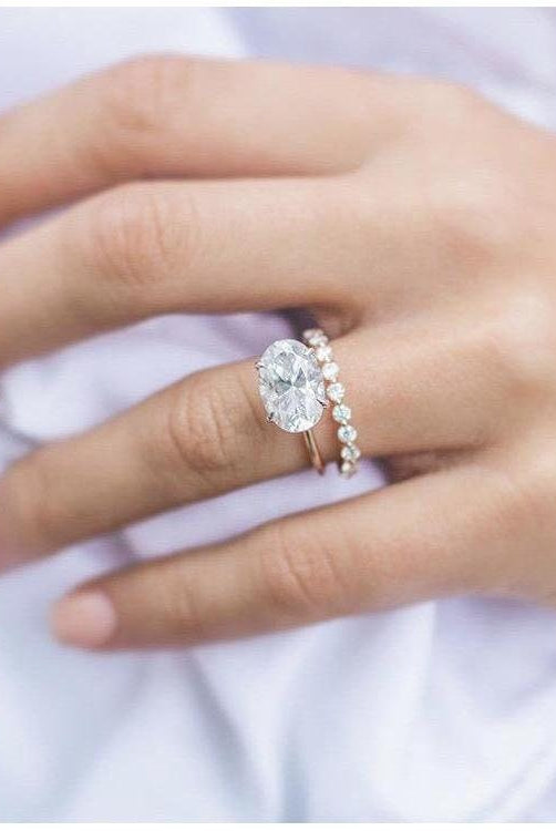 round-bubble-prong-moissanite-wedding-band