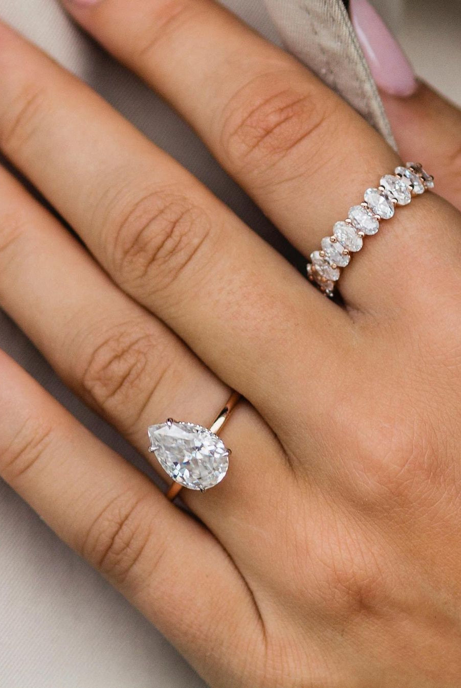 2-76-tcw-oval-shared-prong-moissanite-wedding-band