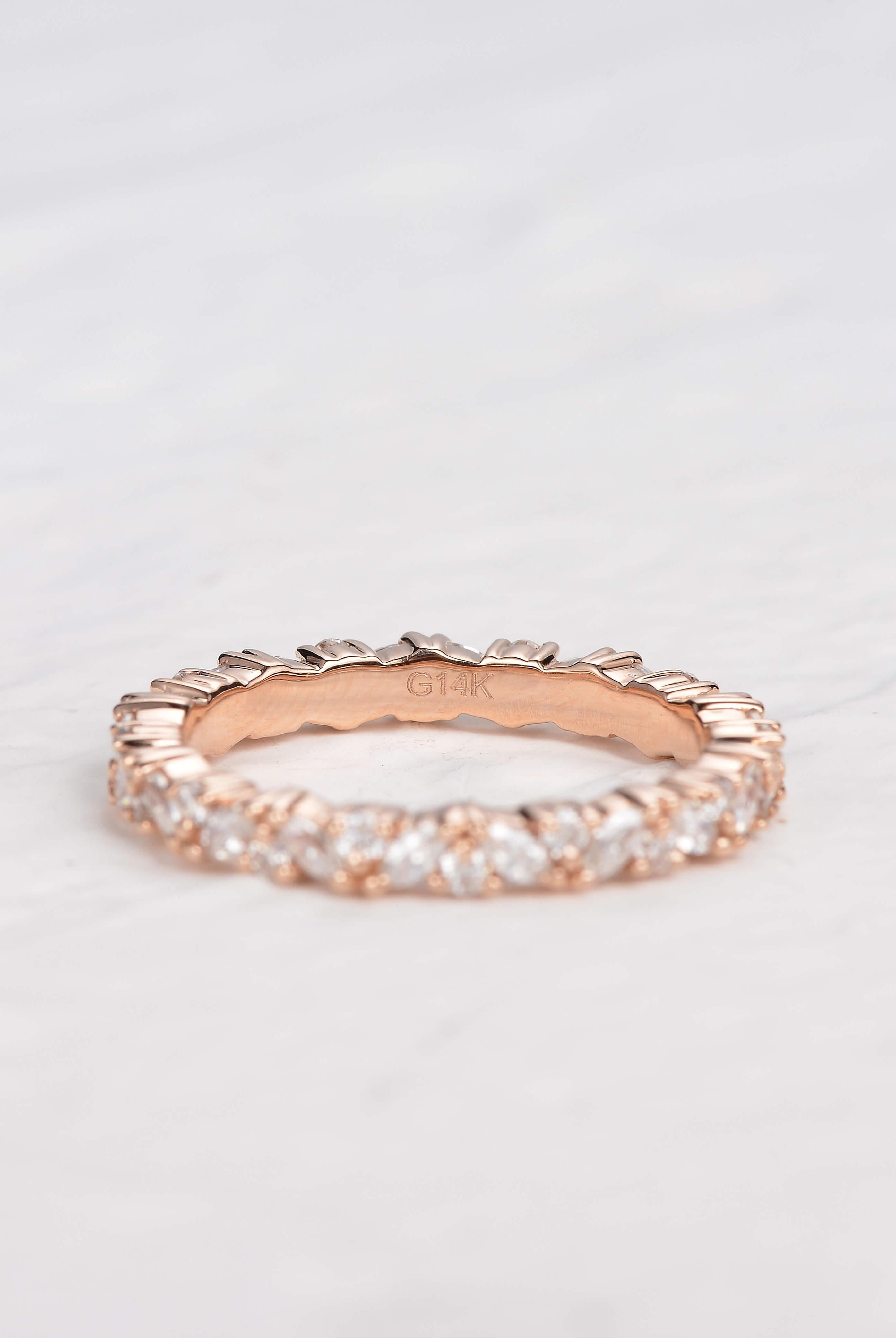 round-and-marquise-alternative-moissanite-wedding-band