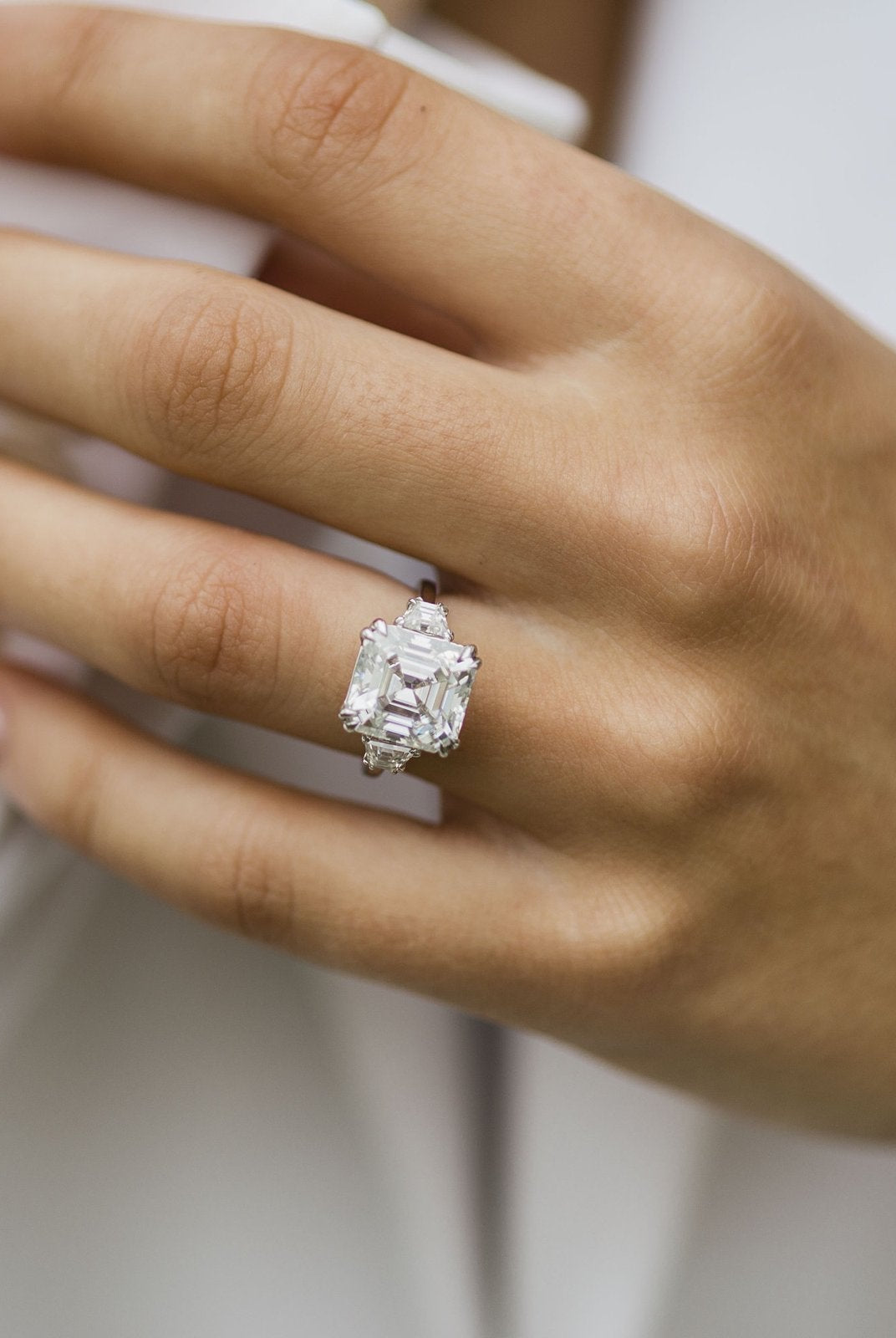 Moissanite jewelry set for Valentine's Day celebration gifts recommendations
