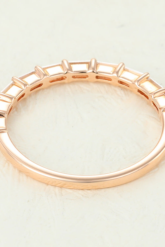 baguette-shaped-moissanite-bar-style-wedding-band