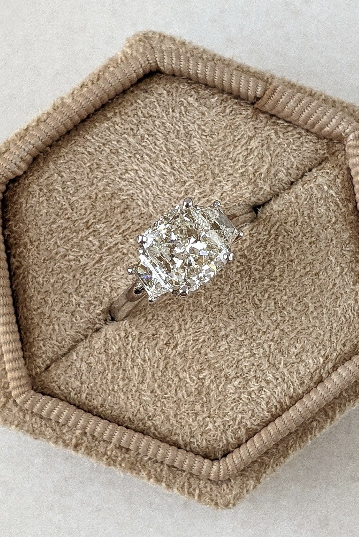 2.0CT Cushion Three Stone Moissanite Diamond Solitaire Engagement Ring