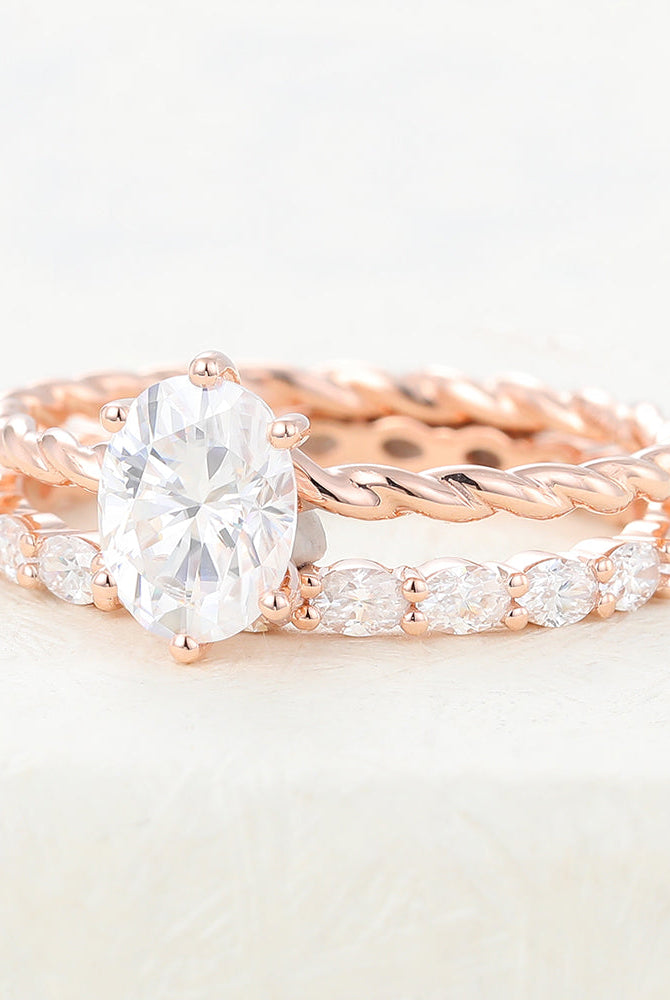 oval-moissanite-solitaire-bridal-ring-set-2